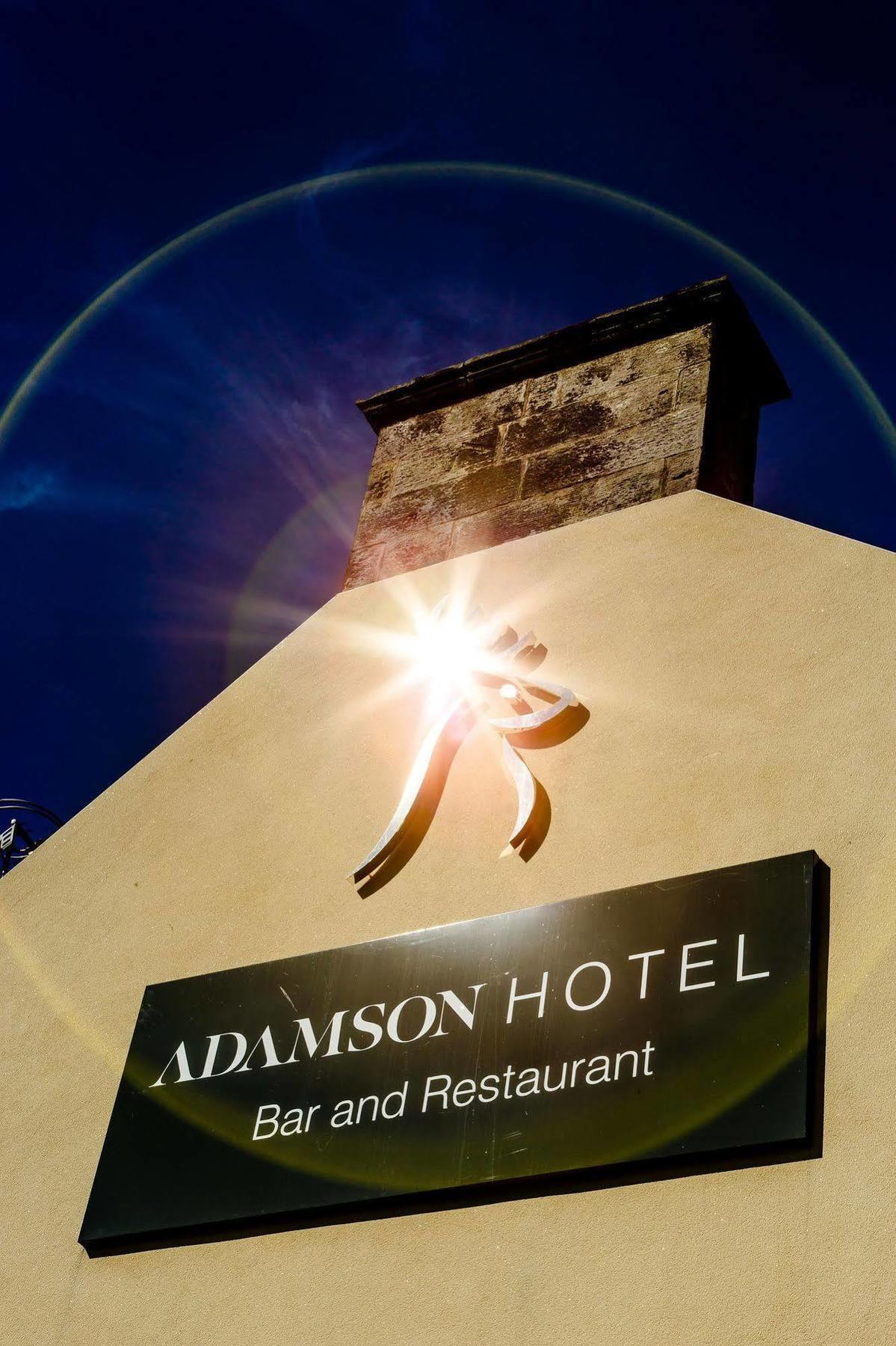Adamson Hotel Дънфърмлин Екстериор снимка