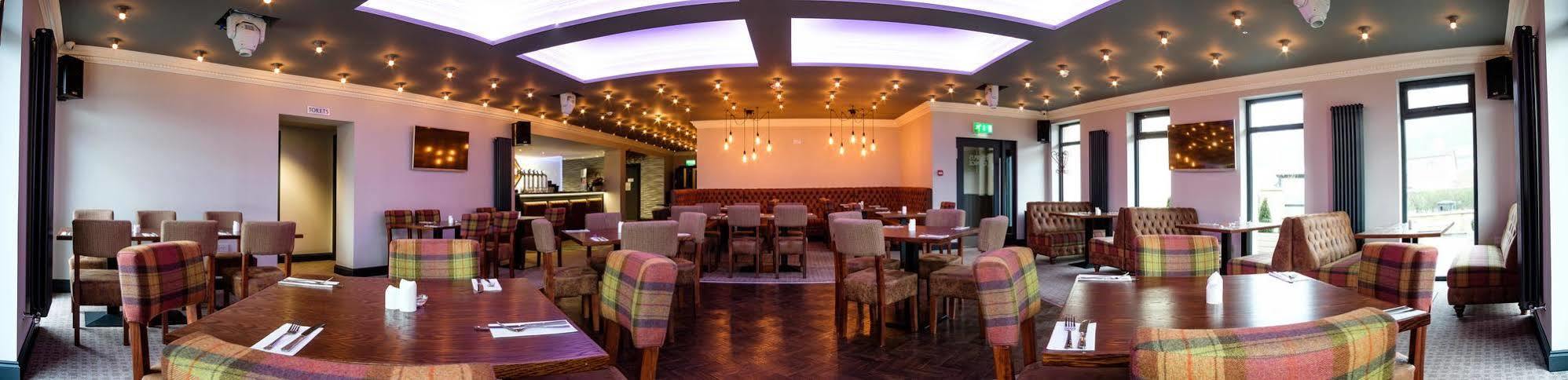 Adamson Hotel Дънфърмлин Екстериор снимка